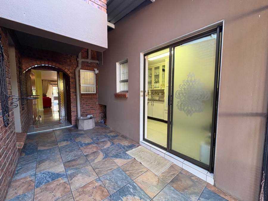 3 Bedroom Property for Sale in Seemeeupark Free State